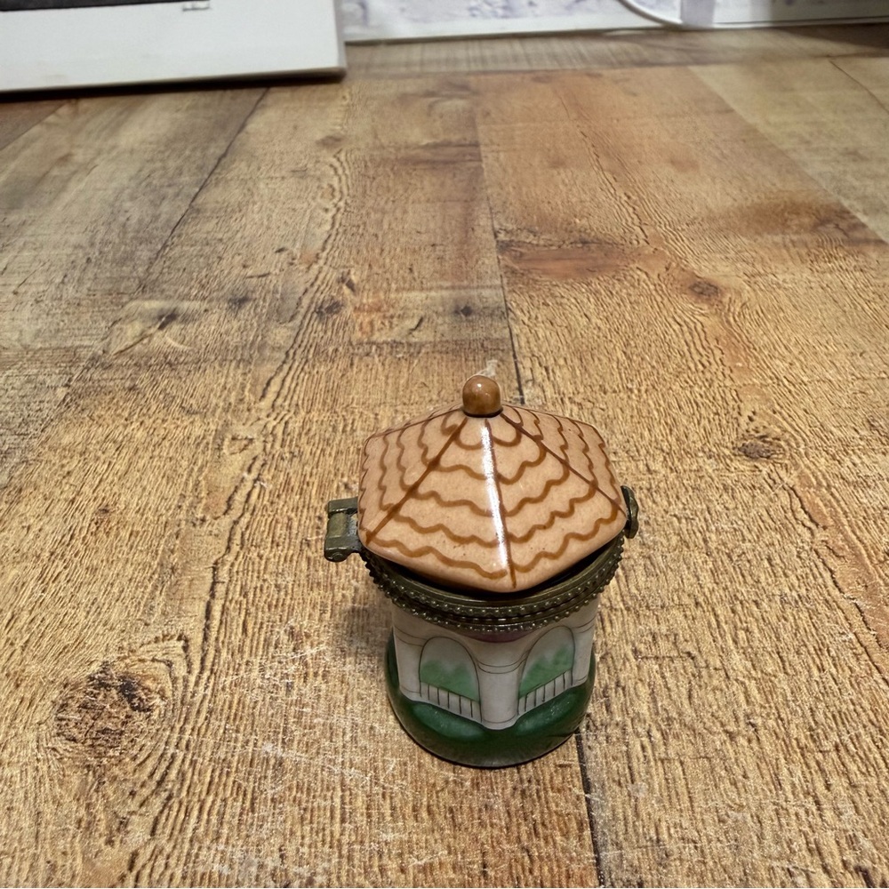 Tiny Gazebo Trinket Box  Ceramic 3" weathervane inside Rare Two's Company - Picture 3 of 9